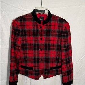 Liz Sport Women's Red and Black Plaid Blazer size 6